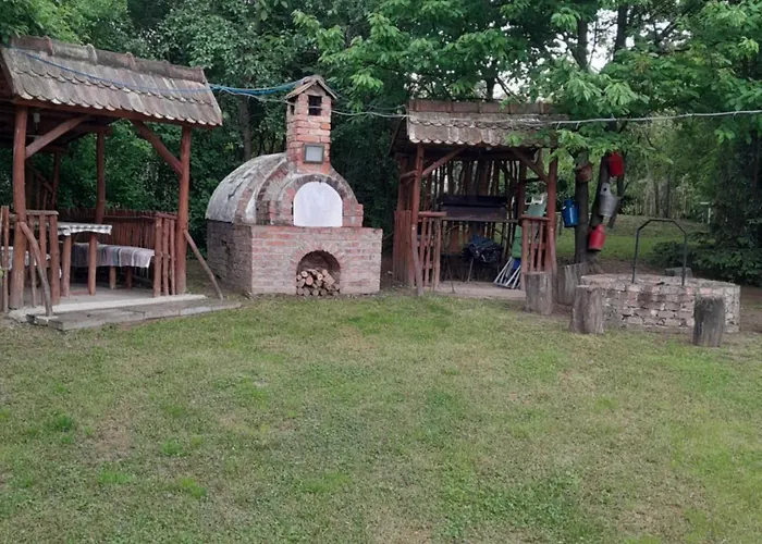 Kamilla Vendeghaz Case de vacanță
